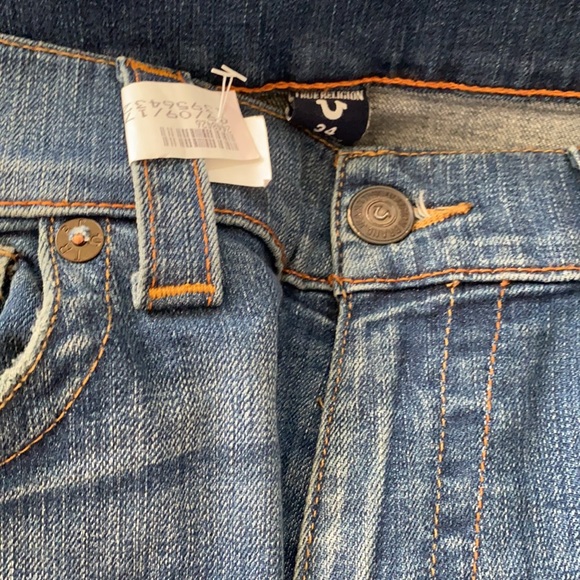 Men’s true religion shorts - Picture 2 of 3